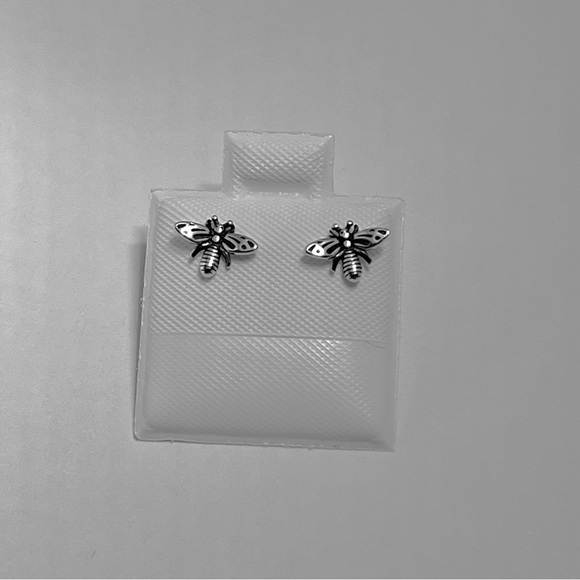 Sterling silver tiny bumblebee stud earring, bumblebee earrings, bumblebee studs - Picture 3 of 7